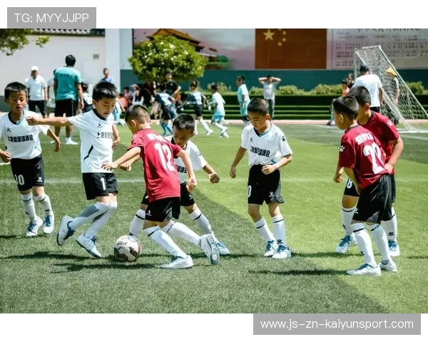 足球公益活动走进西部山区学校，足球公益活动主题